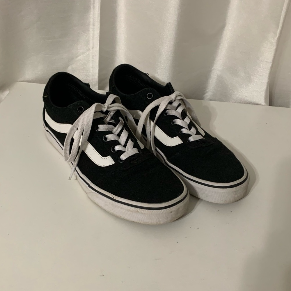 Classic b&w VANS